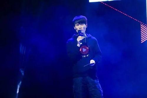 吃瓜每日大赛在线观看视频,在线观看，笑料横生，年度最佳娱乐盛宴